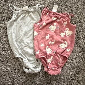 H&M Soft Pink Swan & Light Green Baby Onesie Set